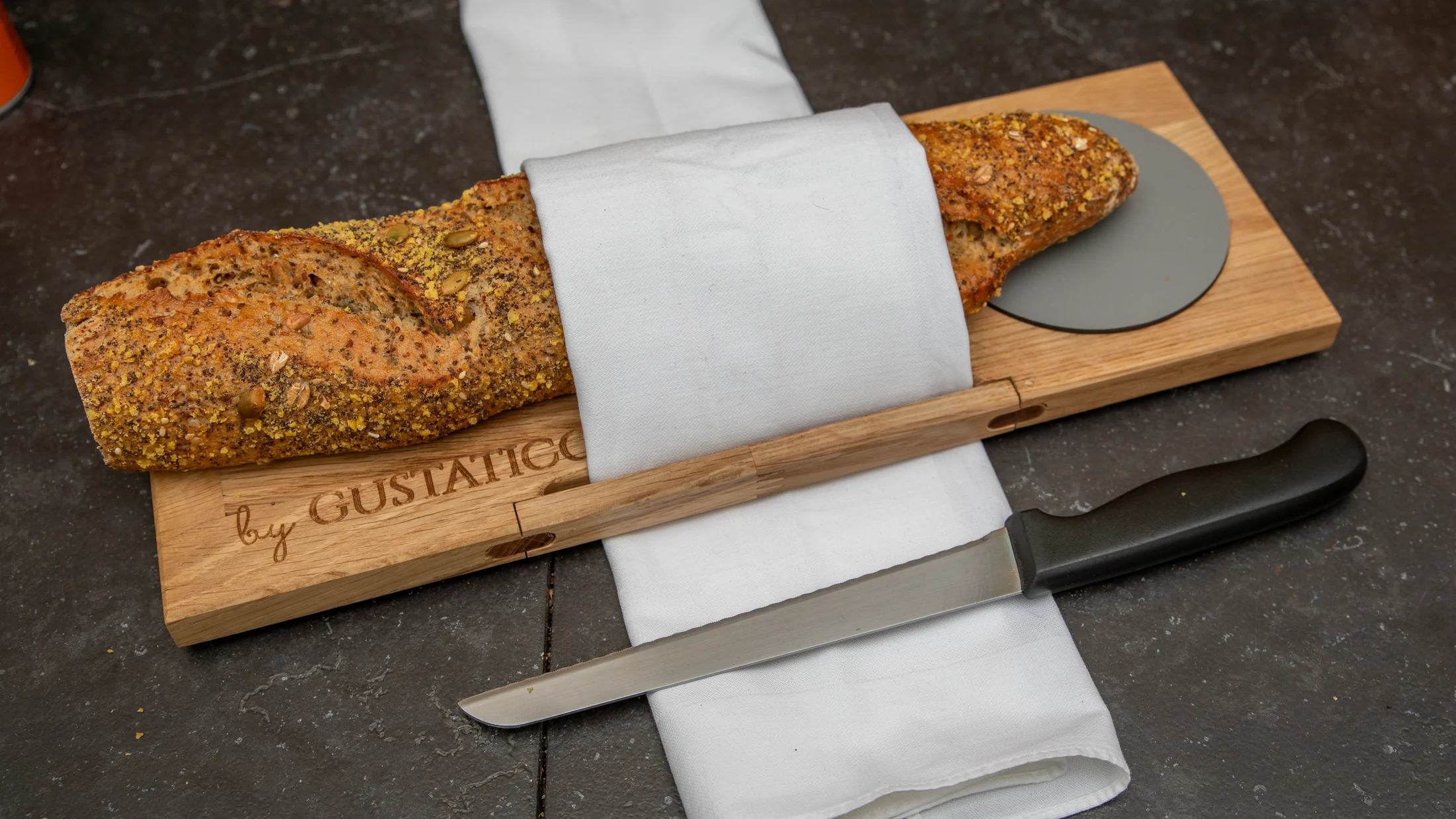 AMF Brett La Baguette mit Baguette, Serviette, Messer und Käseeinsatz